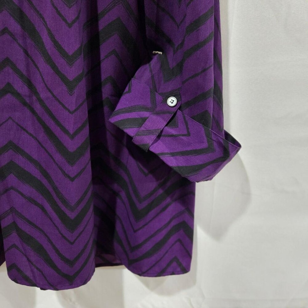 ESSENTIALS PURPLE BLACK ZIG ZAG CHEVRON V-NECK TAB SLEEVE TUNIC BLOUSE 4X – 5X - Picture 4 of 9